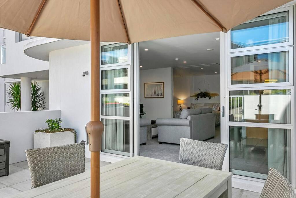 Waimahana - Luxury By The Lake Таупо Екстериор снимка