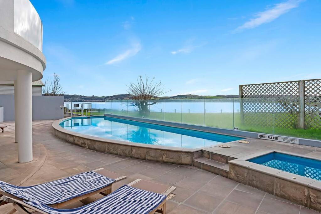 Waimahana - Luxury By The Lake Таупо Екстериор снимка
